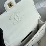 Zivas Charm Versatile Design Everyday Handbag (Modern Wardrobe Staple) – Detail View