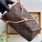 Back view of modern sleek women's handbag – women's everyday handbag