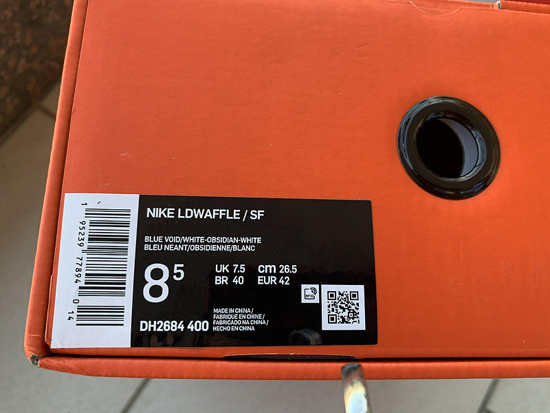 Nike Men's & Women's Luxury Fashion Trainers — Style 186 angle view