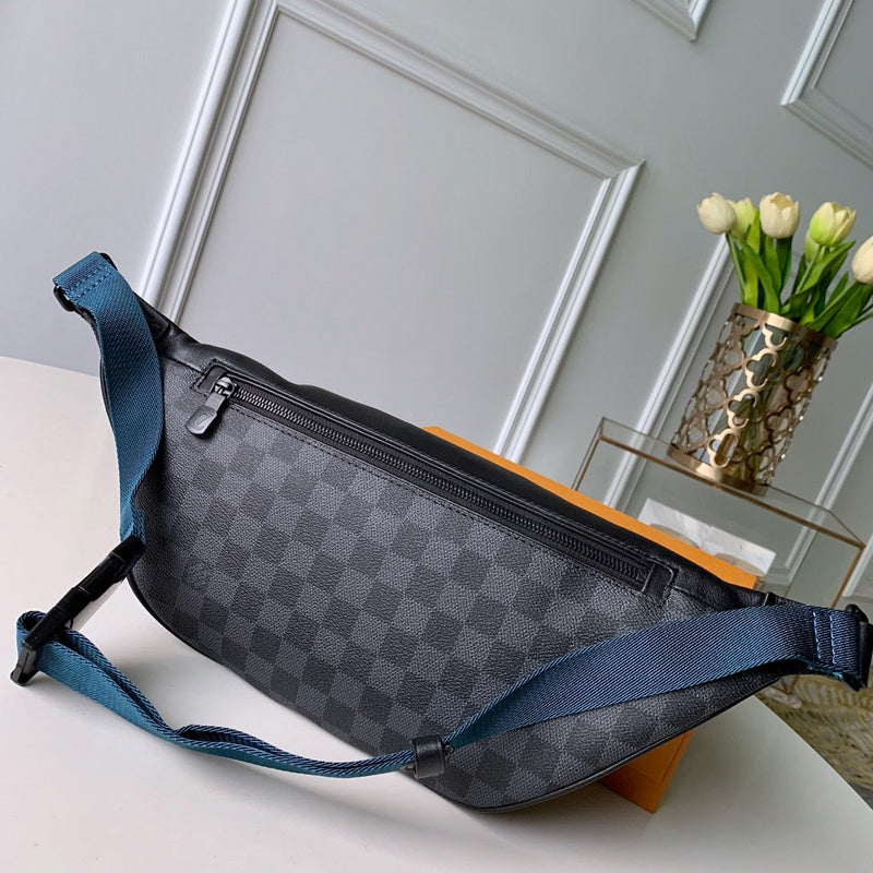 Styled lifestyle shot of chic structured women's handbag – women's everyday handbag