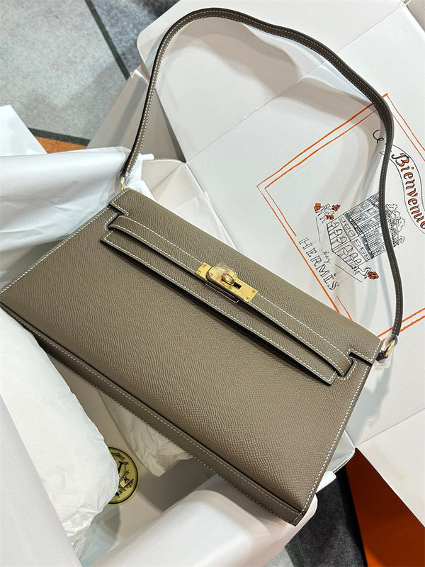  everyday bag interior and compartment view 9