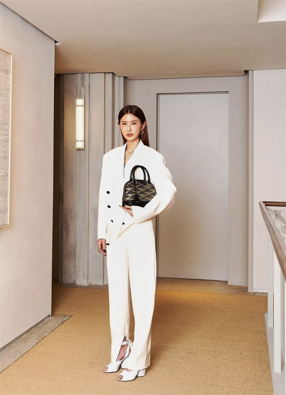  structured bag interior and compartment view 45