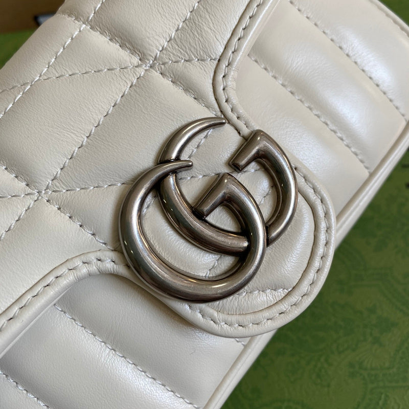 Handle and strap detail of chic sleek women's handbag – women's luxury accessory