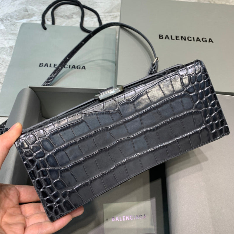 Structured Premium PU Leather Handbag - Signature Hardware Accents | Women's Designer-Inspired Purse #576 - hardware and detail close-up (image 5) of designer-inspired handbag
