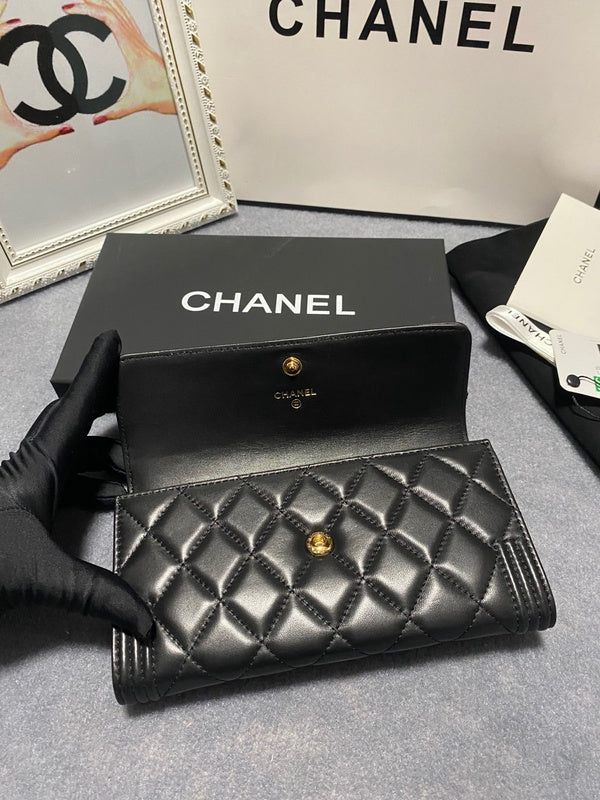  women's handbag, versatile design, view 2