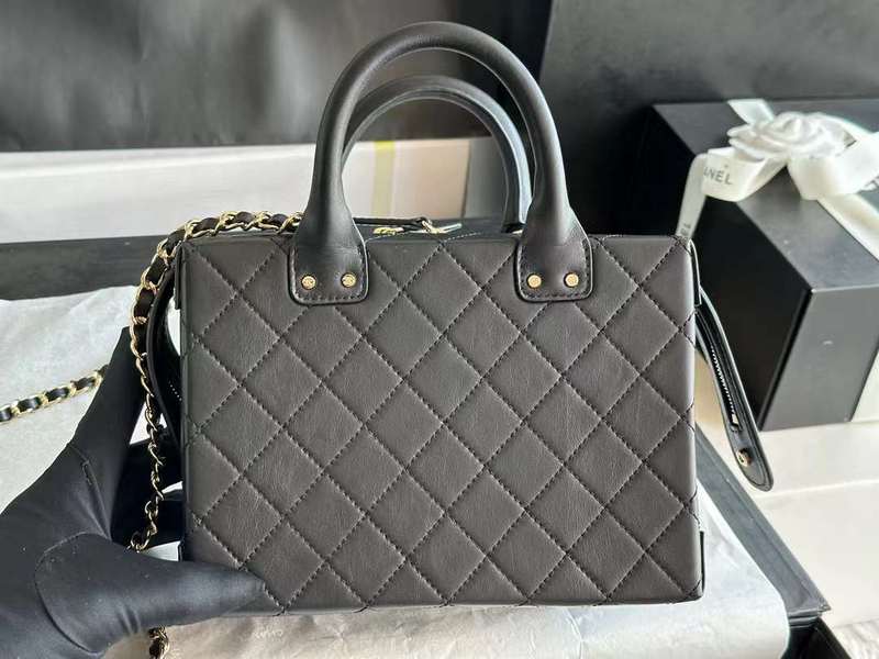Zivas Charm Polished Finish Everyday Handbag (Elevated Daily Companion) – Interior View