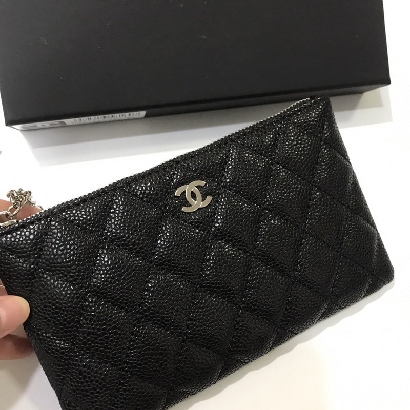 Zivas Charm Effortless Elegance Everyday Handbag (Elevated Accessory Essential) – Close-Up Detail