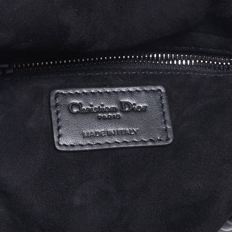 Styled lifestyle shot of classic everyday-luxe women's handbag – women's premium purse
