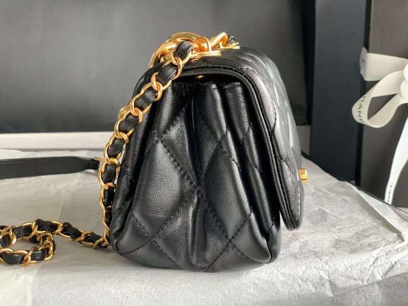 Zivas Charm Elevated Essentials Luxury Handbag (Considered Detail & Form) – Interior View