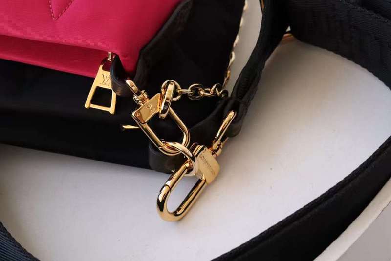 Back view of everyday-luxe elevated women's handbag – women's luxury accessory