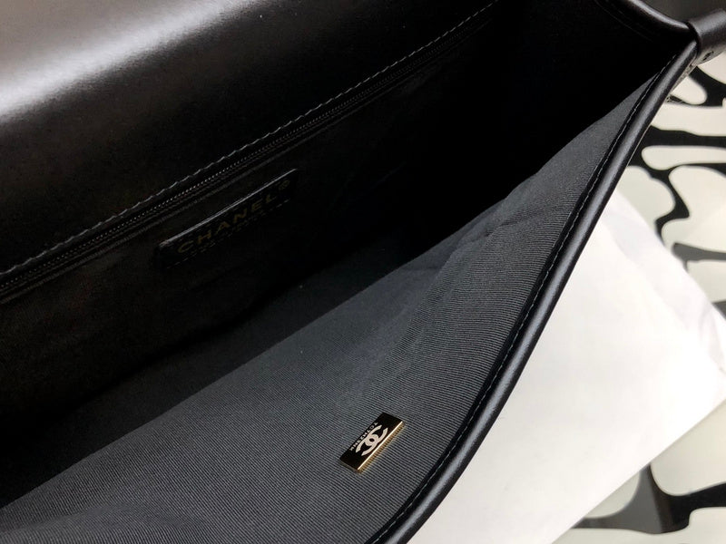  women's handbag, spacious design, view 4