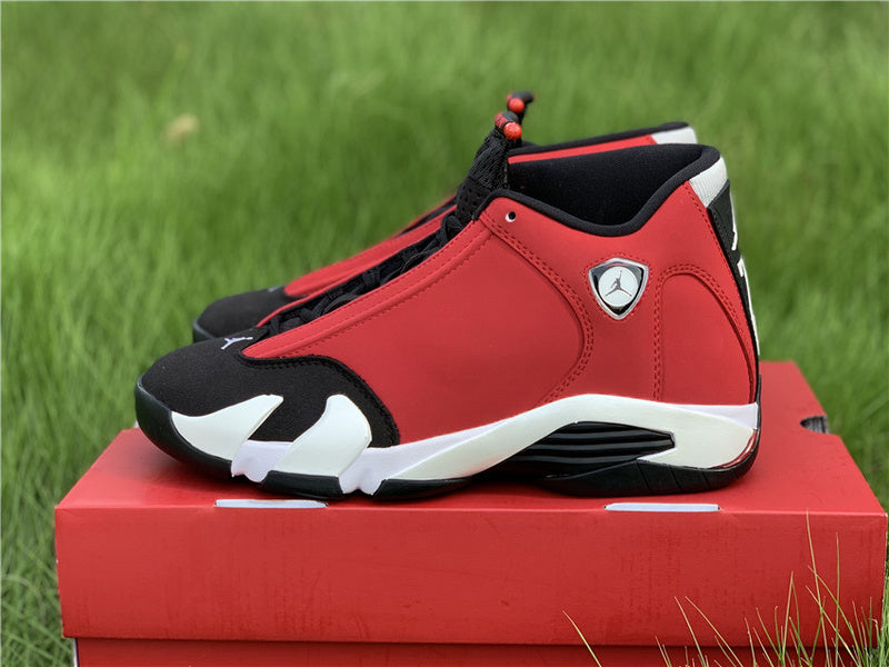 Nike Men's & Women's Premium Casual Sneakers — Style 100