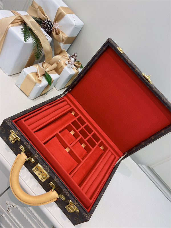  Polished carryall bag front view 19