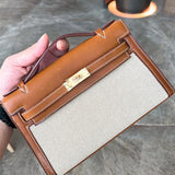  chic handbag detail view showing craftsmanship 8