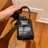  everyday structured bag detail view showing craftsmanship 8