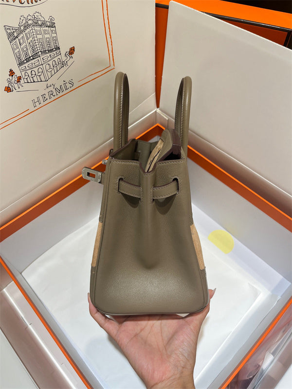  Sophisticated tote bag carried on shoulder 10