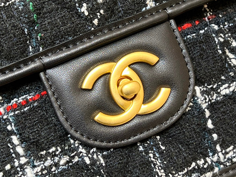  women's handbag, spacious design, view 4