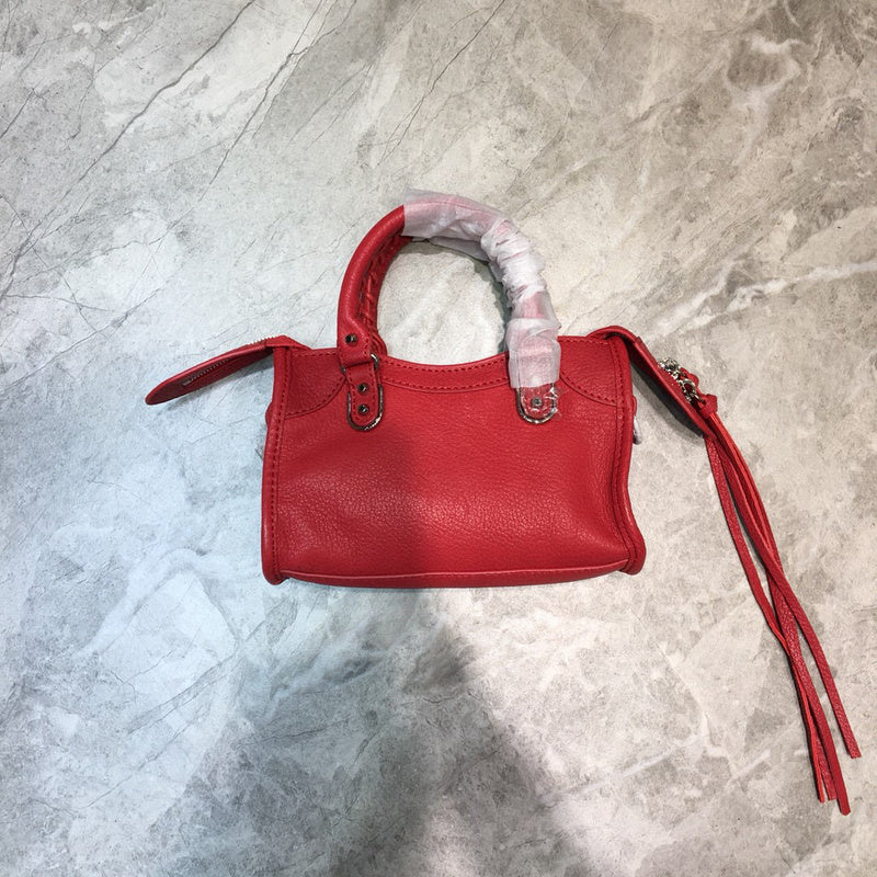 Sleek Faux Leather Handbag - Understated Luxury Look | Women's Statement Accessory #692 - hardware and detail close-up (image 5) of designer-inspired handbag