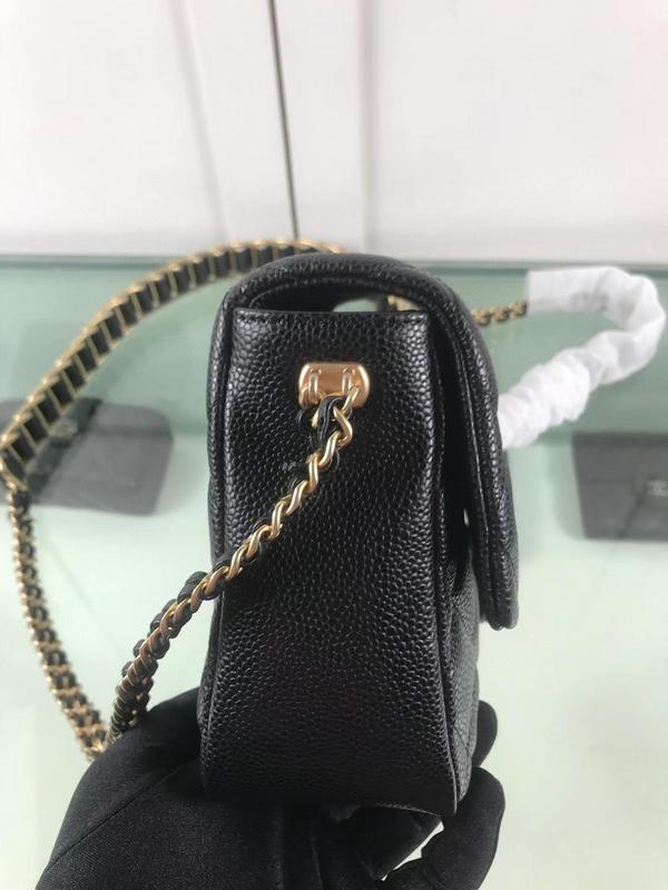 Zivas Charm Chic Craftsmanship Fashion Handbag (Structured Everyday Essential) – Close-Up Detail
