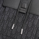 Handle and strap detail of premium everyday-luxe women's handbag – women's luxury accessory