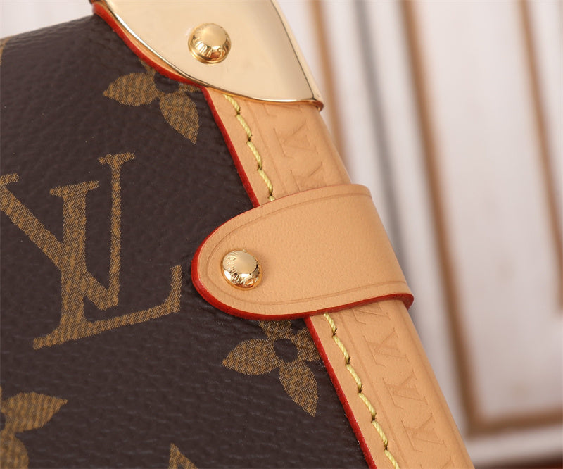  satchel interior and compartment view 15