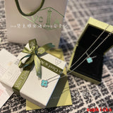 Side view of Van Cleef & Arpels unisex jewelry piece