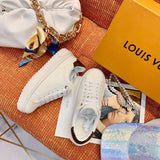 Back view of Louis Vuitton luxury piece style No.040