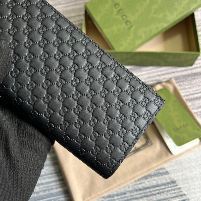 Modern handbag styled for everyday wear