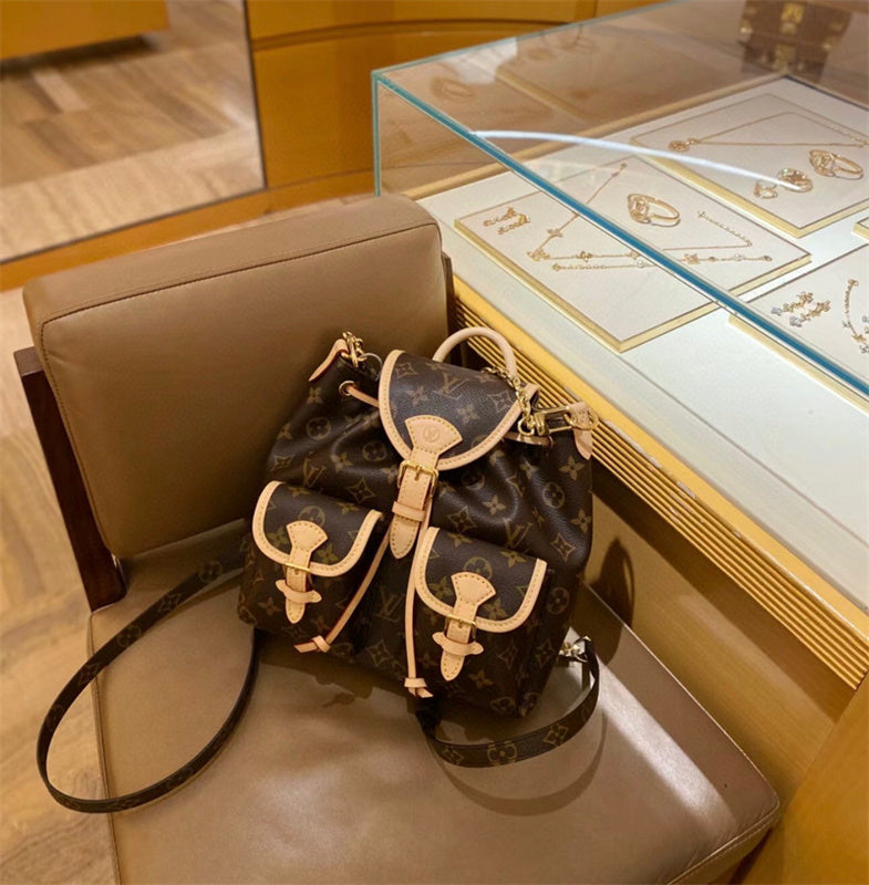  crossbody bag interior and compartment view 9