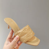 Louis Vuitton shoes Style 230 - back heel detail