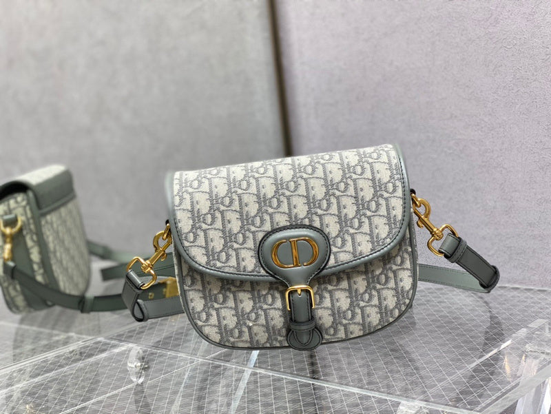 Close-up detail of everyday-luxe polished women's handbag – women's designer-style accessory
