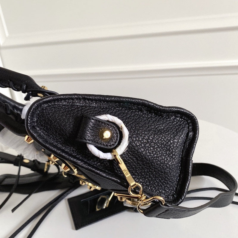 Zivas Charm Versatile Design Statement Handbag (Refined Practical Design) – Styled Look