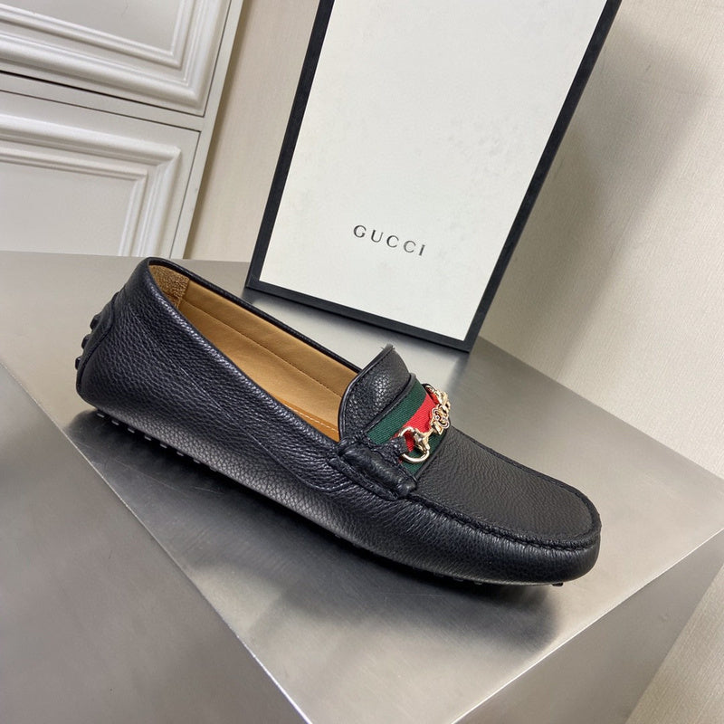 Gucci all-black luxury sneakers view 8 retro runner design