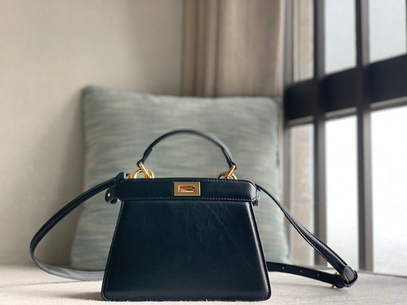 Ziva's Charm handbag – full view (20cm*15cm*11cm)