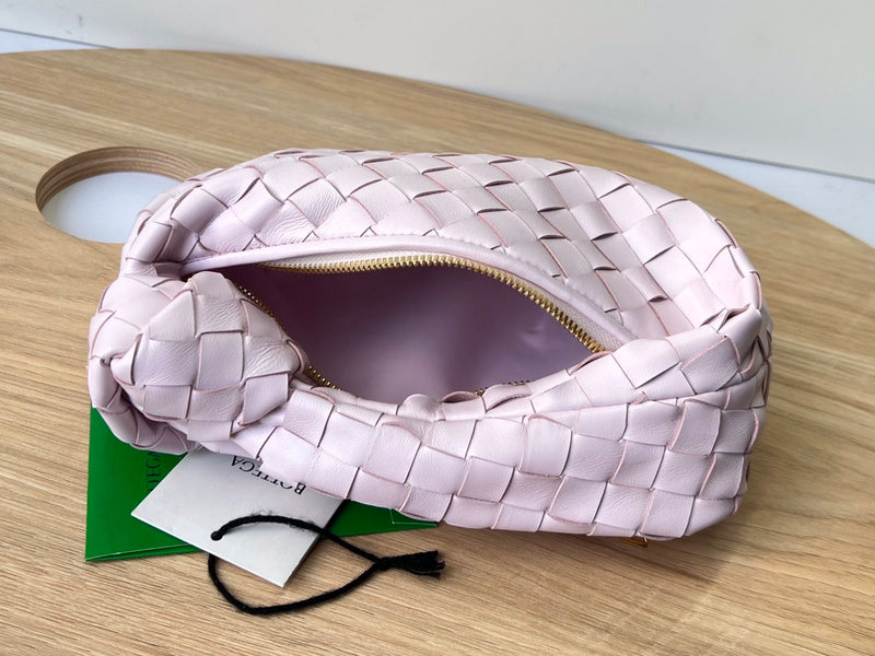 Sophisticated Vegan Leather Handbag - Chic Everyday Appeal | Women's Luxury Handbag #1649 - hardware and detail close-up (image 5) of designer-inspired handbag