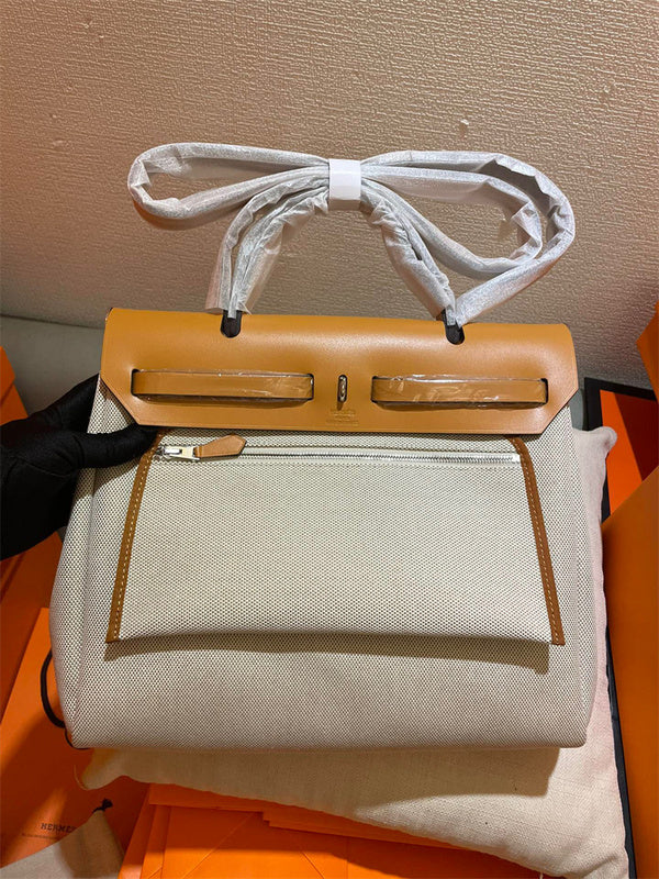  shopper bag interior and compartment view 15