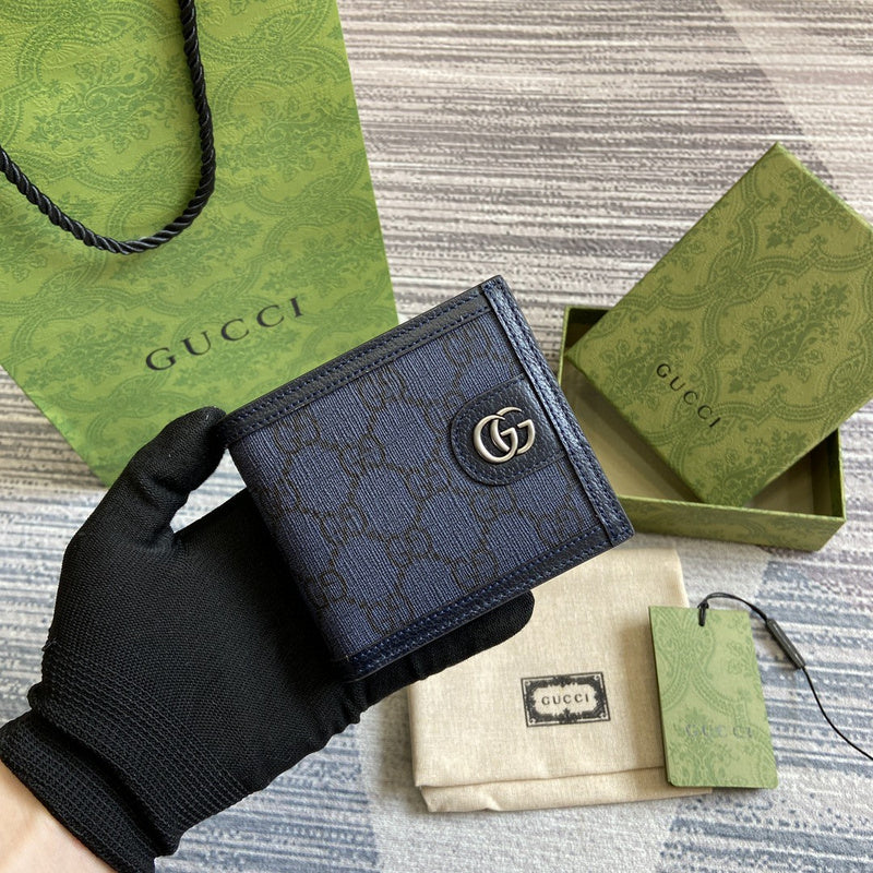 Front view of chic signature women's handbag – women's designer-style accessory
