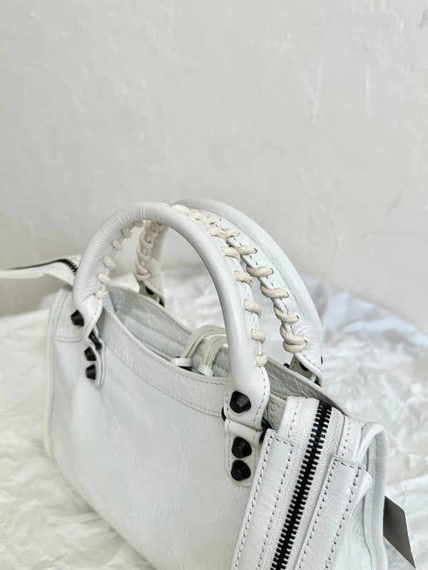 Zivas Charm Classic Sensibility Statement Handbag (Elevated Daily Companion) – Interior View