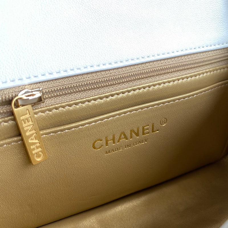 Zivas Charm Streamlined Design Fashion Handbag (Signature Shape & Finish) – Close-Up Detail