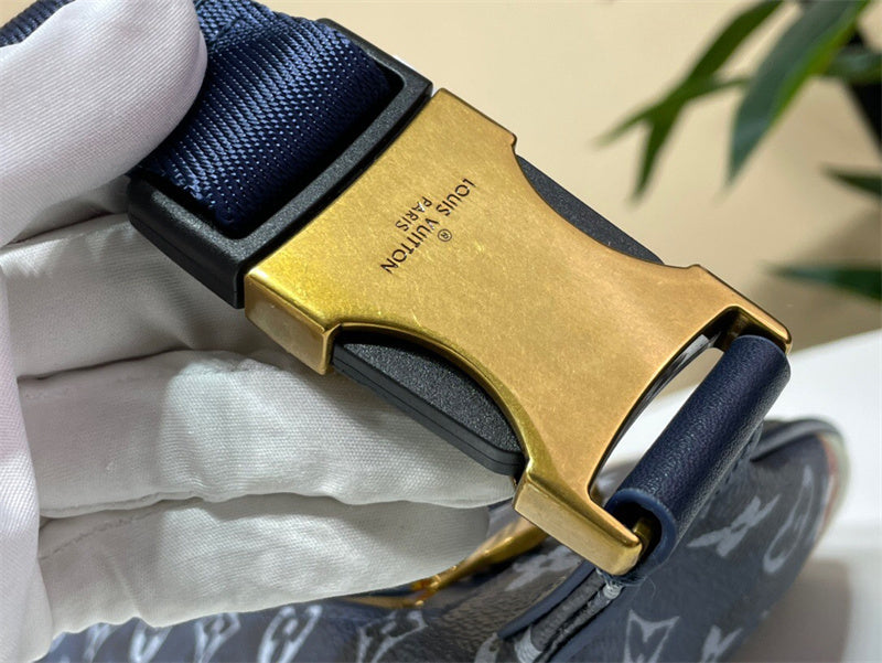  minimalist handbag detail view showing craftsmanship