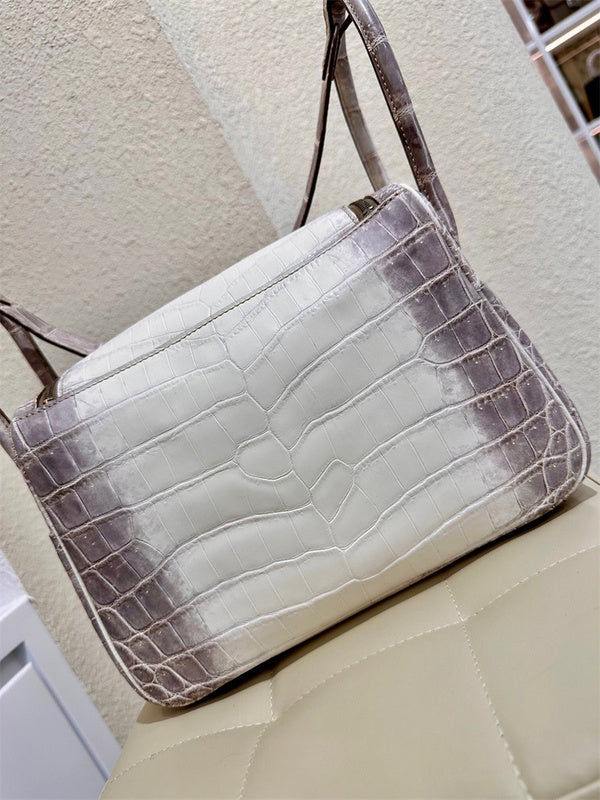  Effortless carryall bag carried on shoulder