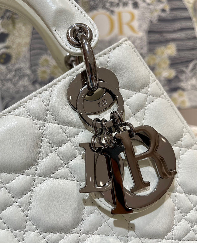 Close-up detail of premium chic women's handbag – women's designer-style accessory