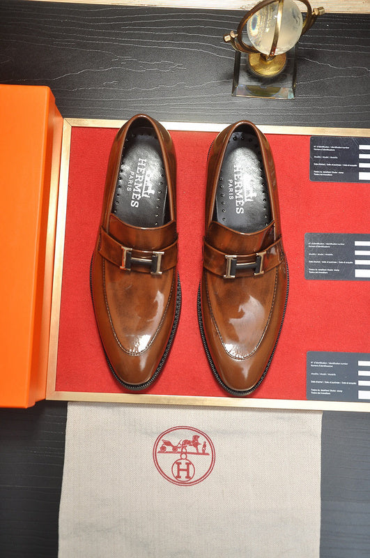 Hermes shoes Style 064 - top view showing design