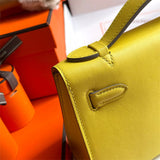  Sophisticated shoulder bag front view 55