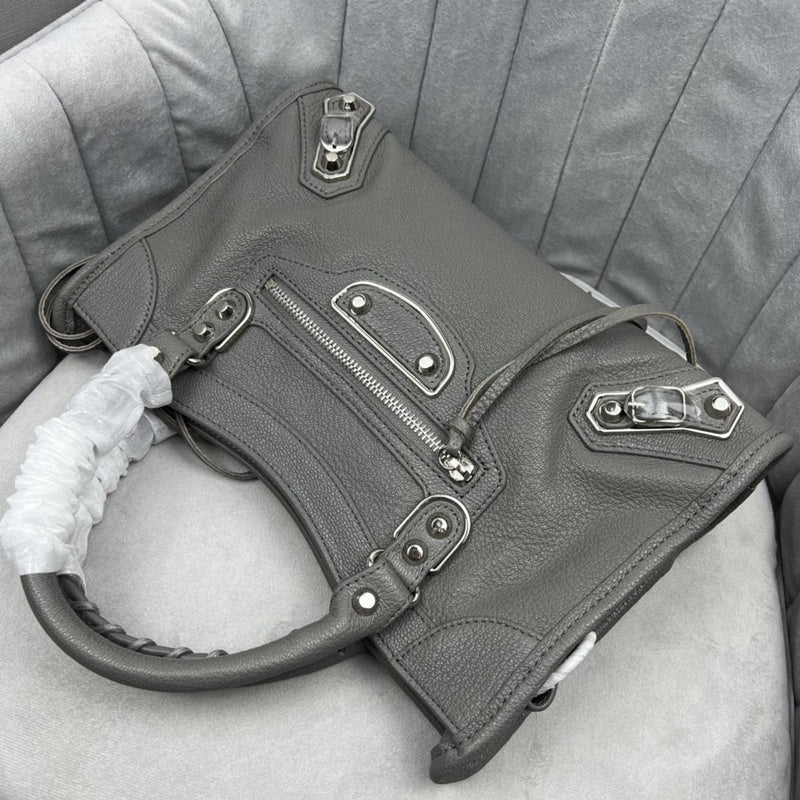 Zivas Charm Refined Structure Statement Handbag (Premium Everyday Carry) – Styled Look
