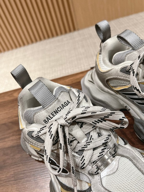 Balenciaga shoes Style 042 - logo and branding close-up