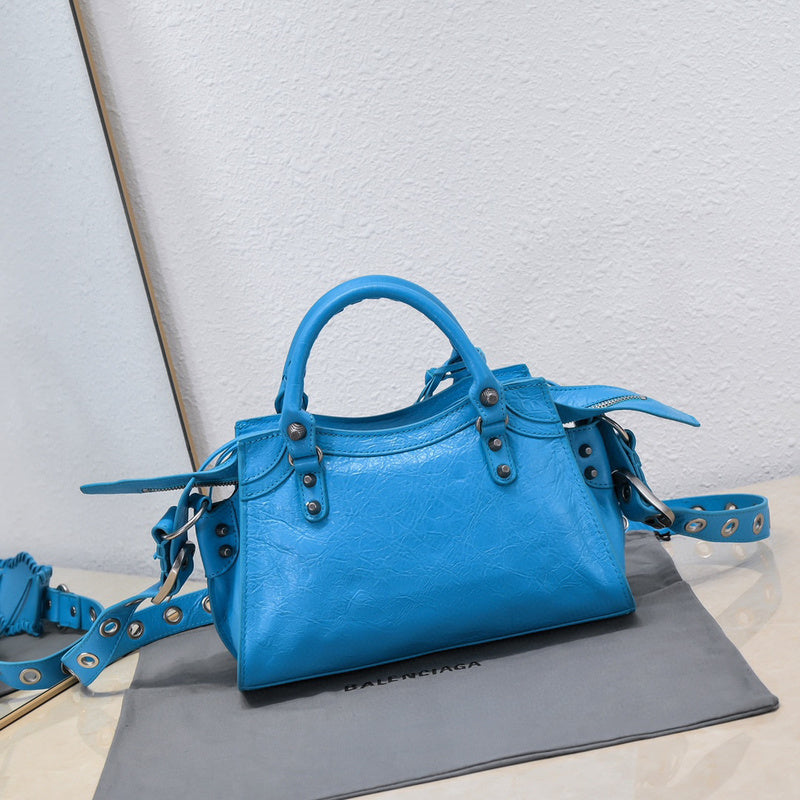 Zivas Charm Elevated Essentials Statement Handbag (Thoughtfully Structured Design) – Close-Up Detail