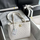 Zivas Charm Versatile Design Everyday Handbag (Elevated Daily Companion) – Detail View