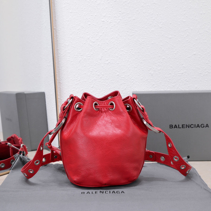 Zivas Charm Contemporary Flair Statement Handbag (Timeless Wardrobe Addition) – Back View 6