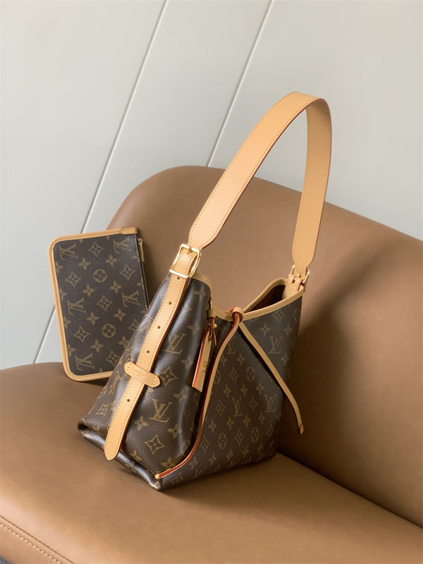  Structured structured bag carried on shoulder